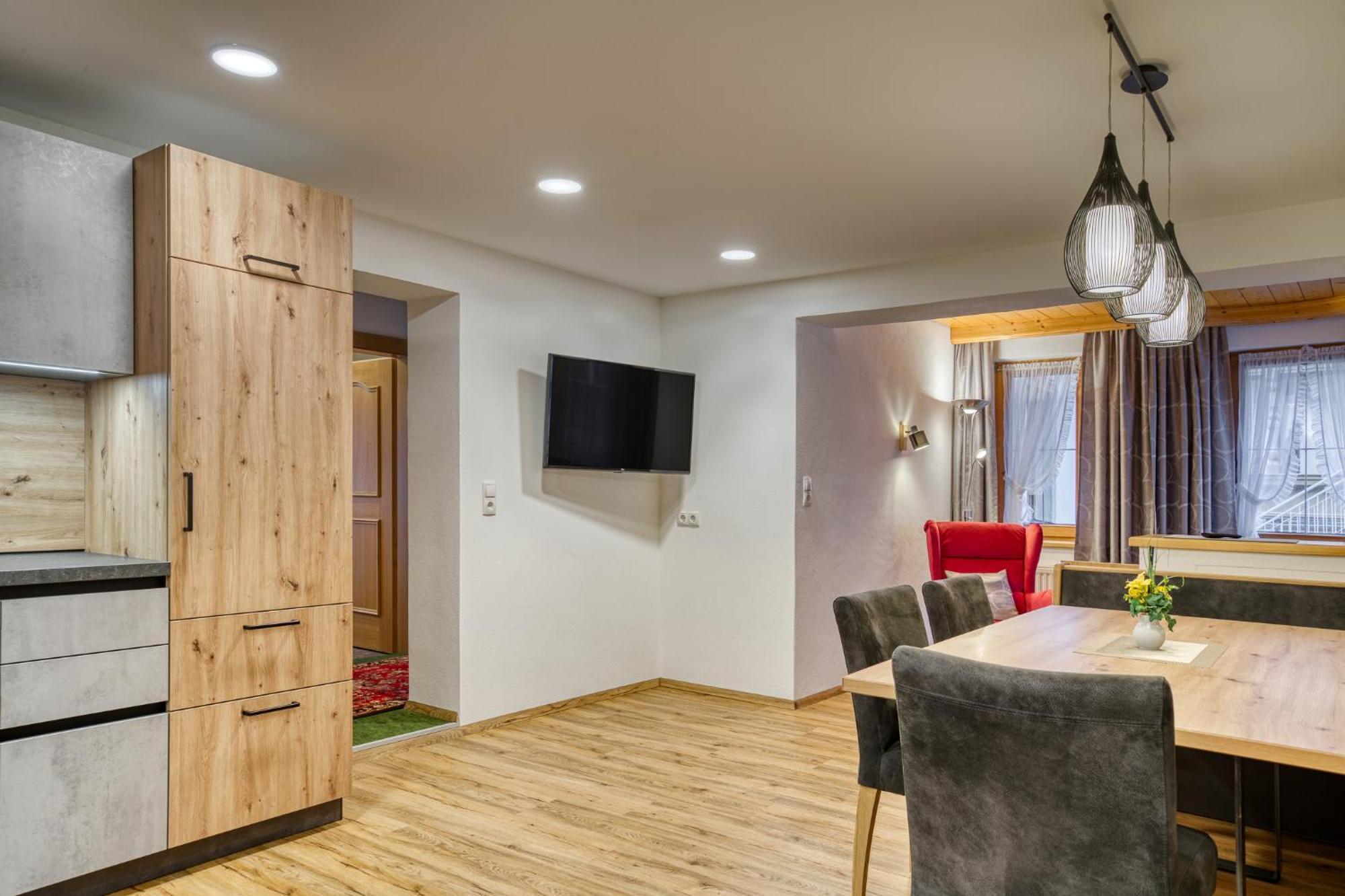 Alpenrose Tux Apartment Luaran gambar